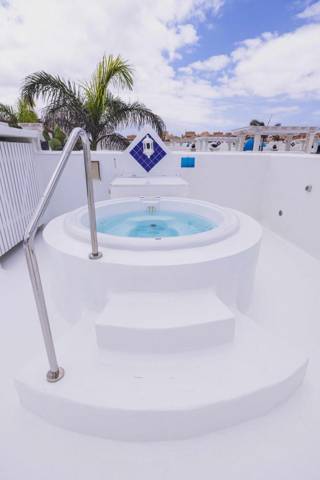Villa Tiguaro Piscina Climat Jacuzzy Ac Villa 9 12 Corralejo Kültér fotó